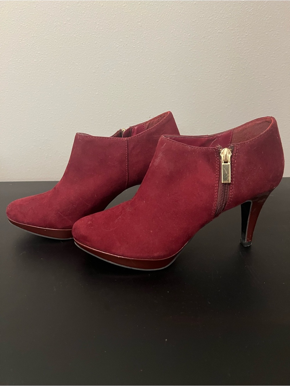 Liz Claiborne Burgundy Suede Ankle Booties with Gold Zip Size 7 1/2